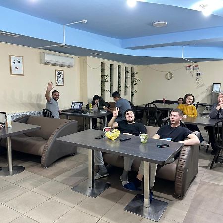 Fox Hostel Almati Kültér fotó