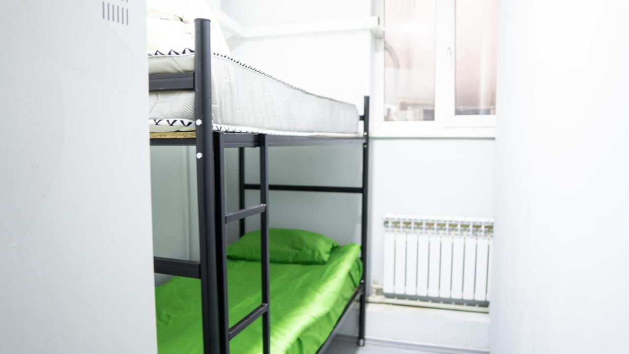 Fox Hostel Almati Szoba fotó